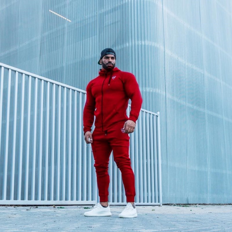 Slim-Fit Hooded Tracksuit—Stylish Sportswear for Training - ShopElika
