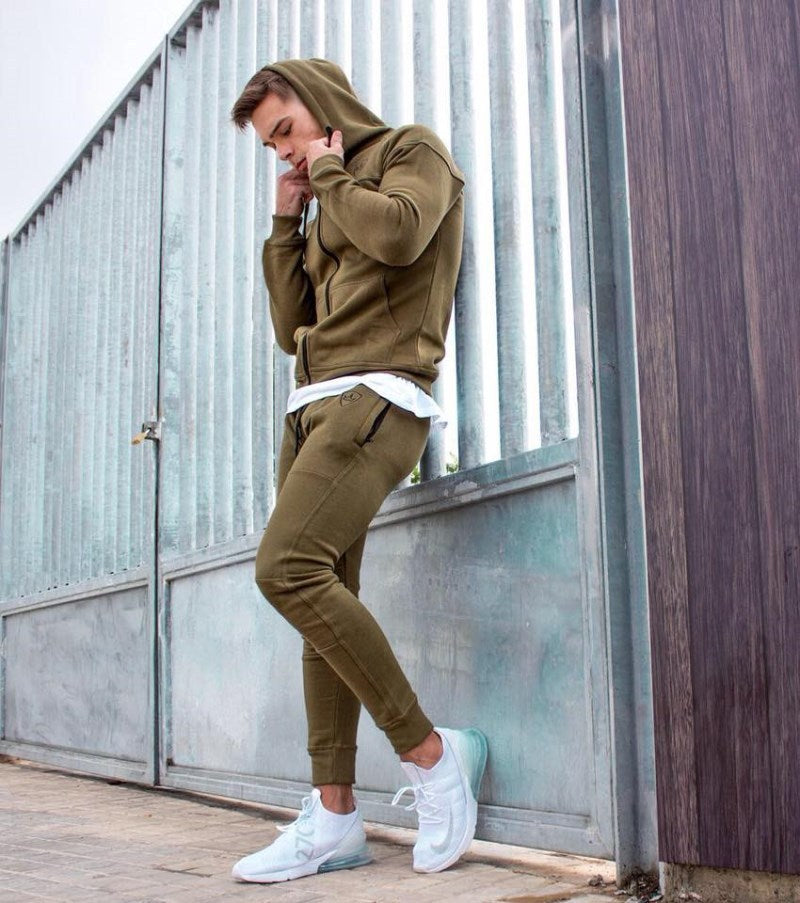 Slim-Fit Hooded Tracksuit—Stylish Sportswear for Training - ShopElika